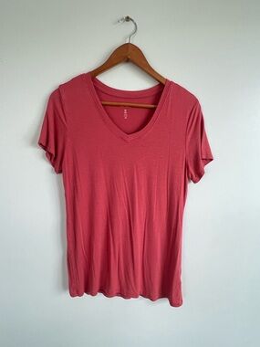 Just be Women’s V-Neck Short Sleeve Top — Dusty Rose